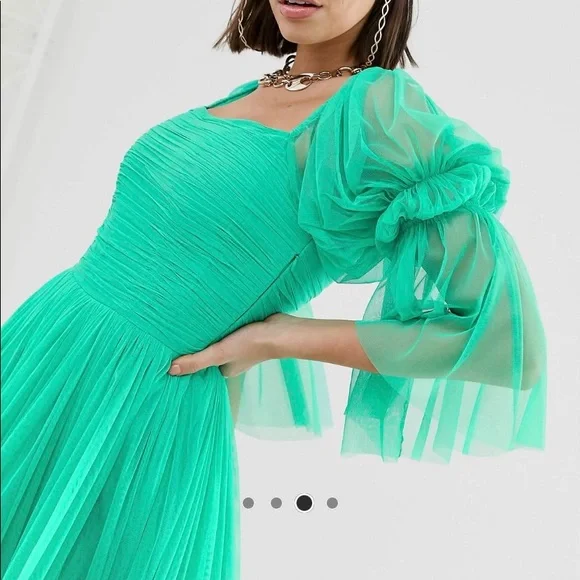 COPY - Ruched and square neck mini dress with structured hem in green - Picture 6 of 7